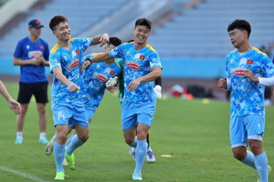 Vietnam's national team undergoes a major defensive overhaul, with key veterans no longer guaranteed a spot.