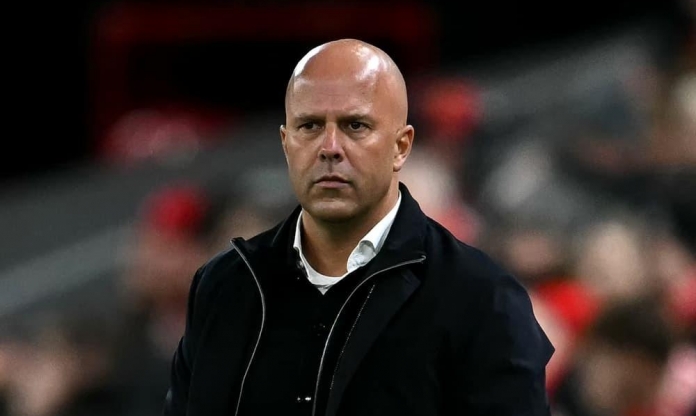 HLV Liverpool lên tiếng giữa tin đồn bị sa thải