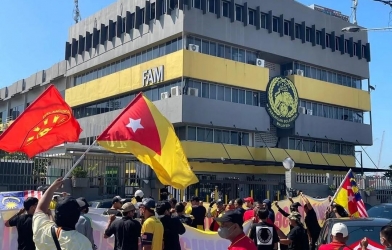 NONG: Malaysian fans protest at FAM headquarters over citizenship scandal