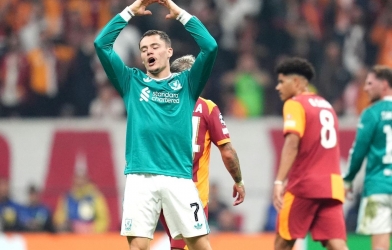 Results of the Champions League Round of 16 matches on March 11: Barcelona narrowly escapes, Liverpool disappoints