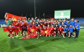 Vietnam Football Hot News Today March 12: Tickets for Vietnam National Team Match Highest at 300,000 VND; Coach Dinh Hong Vinh Temporarily Leads U23 Vietnam