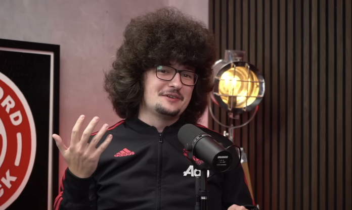 Ngôi sao số 1 MU nói điều bất ngờ về fan 500 ngày chưa cắt tóc