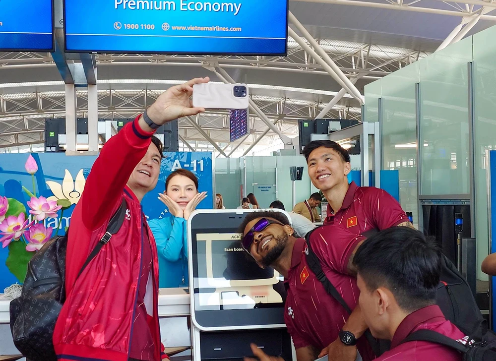 Đội tuyển Việt Nam tự tin sang Hàn Quốc tập huấn trước Asean Cup - Ảnh 1. Đội tuyển Việt Nam tự tin sang Hàn Quốc tập huấn trước Asean Cup - Ảnh 1.