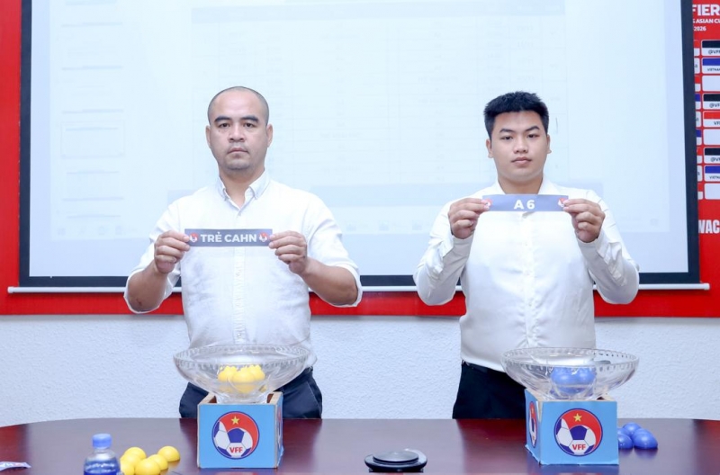 17 teams compete for 4 promotion spots in the National Third Division