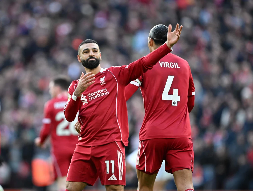 Salah và tài năng 17 tuổi Ngumoha cùng lên tiếng, Liverpool tìm lại niềm vui - Ảnh 2.