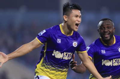 Hot football news afternoon June 30: V-League transfer 'explosion'