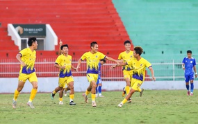 Hot Vietnamese football news today 14/6: National Cup champion determined; Hanoi Youth and Hue earn promotion to First Division.