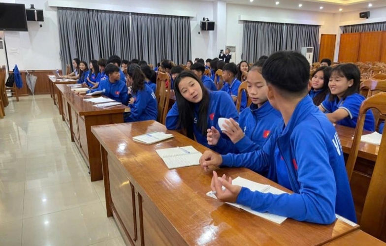 VFF organizes nutrition training for the young female teams