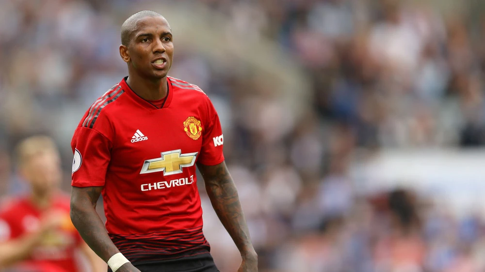 Ashley Young thời còn khoác áo MU