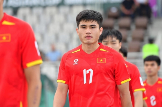 OFFICIAL: U23 Vietnam's 'Crossing Machine' number 1 leaves club after 10 years of association