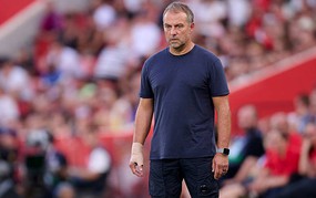 Hansi Flick joins the 'temple' of Barcelona's legendary managers