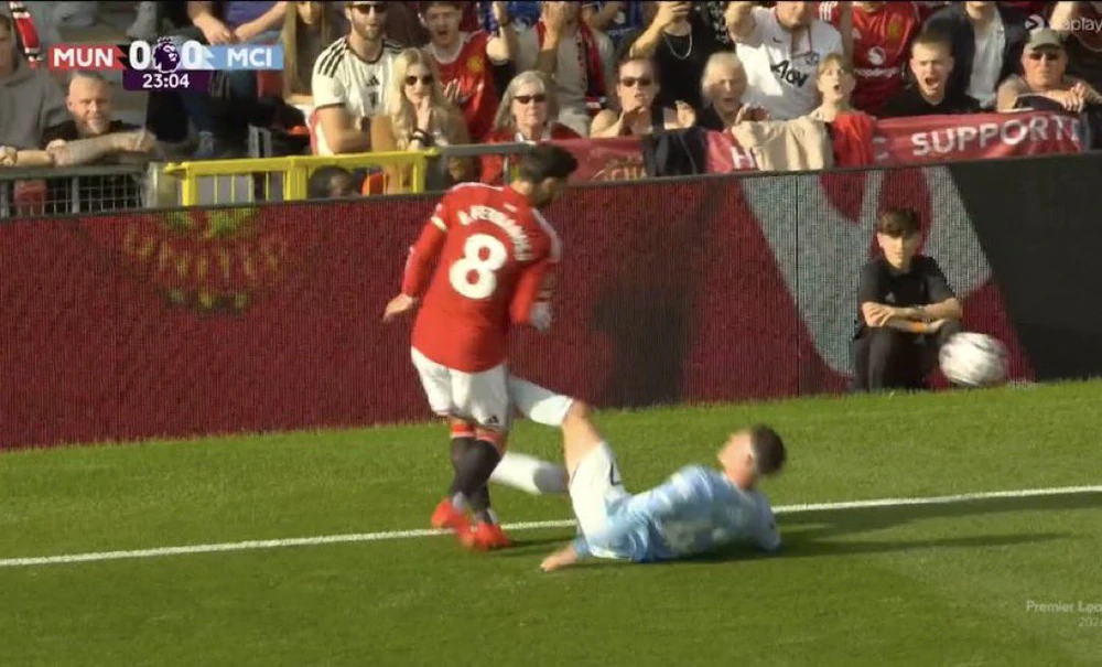 HLV Man City ủng hộ thẻ đỏ của Foden, cho rằng Bruno Fernandes cũng xứng đáng bị đuổi - Ảnh 1. HLV Man City ủng hộ thẻ đỏ của Foden, cho rằng Bruno Fernandes cũng xứng đáng bị đuổi - Ảnh 1.