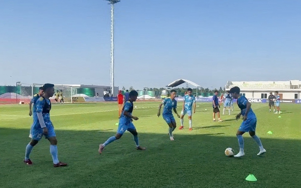 U19 越南隊在迎戰東帝汶前加快備戰節奏，總教練 Yutaka Ikeuchi 出席記者會。