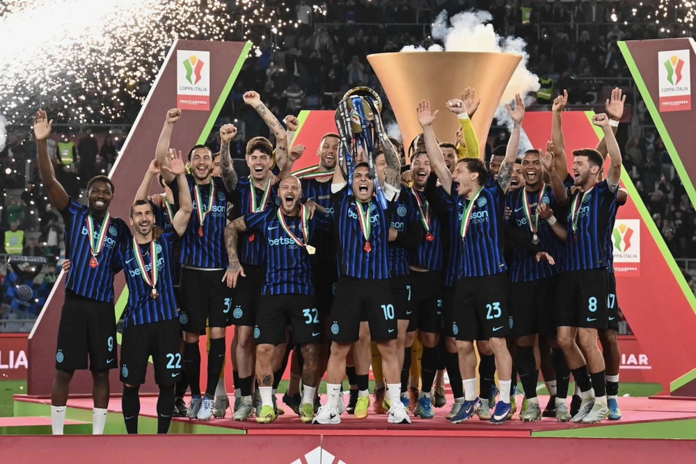 Hiệu ứng domino từ chức vô địch Coppa Italia của Inter Milan - Ảnh 1. Hiệu ứng domino từ chức vô địch Coppa Italia của Inter Milan - Ảnh 1.