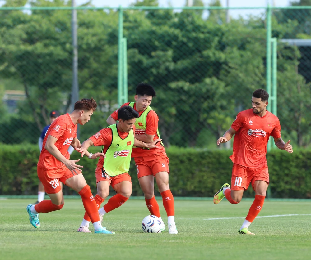 Báo Hàn: HLV Kim Sang Sik cùng đội tuyển Việt Nam hướng tới cột mốc chưa từng có - Ảnh 1. Báo Hàn: HLV Kim Sang Sik cùng đội tuyển Việt Nam hướng tới cột mốc chưa từng có - Ảnh 1.