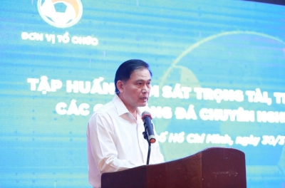 Vietnamese football continues to enhance referee standards