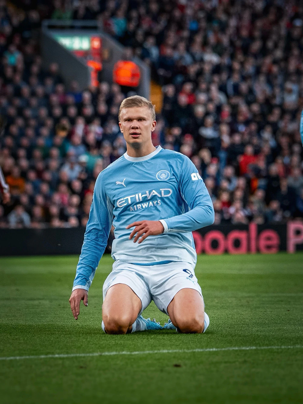 Erling Haaland phá kỷ lục của Lionel Messi, đi vào lịch sử Champions League - Ảnh 1. Erling Haaland phá kỷ lục của Lionel Messi, đi vào lịch sử Champions League - Ảnh 1.