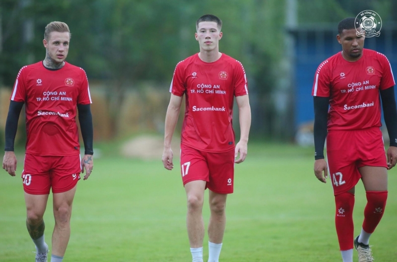 European Vietnamese striker standing 1.90m officially debuts in V-League