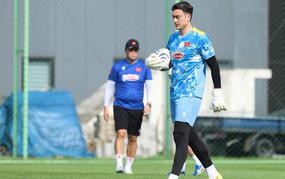 Hot Vietnamese football news today 28/7: Goalkeeper Van Lam returns to training; SLNA recruits Brazilian striker