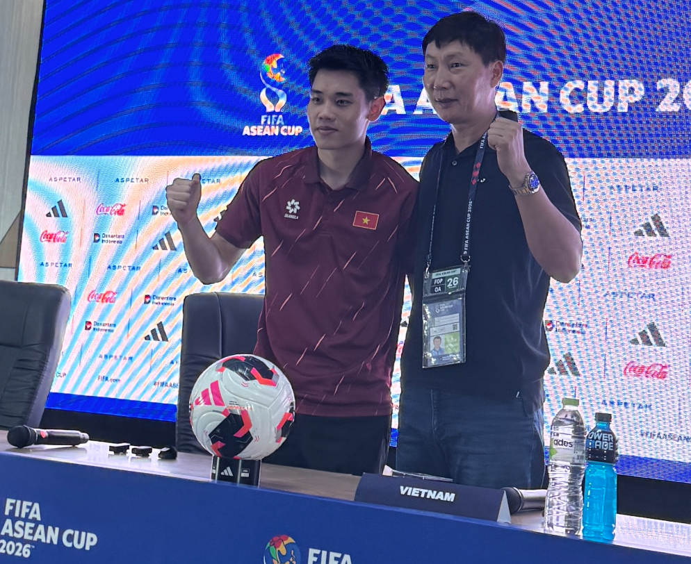 HLV Kim Sang Sik vẫn là công thức, niềm tin chiến thắng của tuyển Việt Nam - Ảnh 2. HLV Kim Sang Sik vẫn là công thức, niềm tin chiến thắng của tuyển Việt Nam - Ảnh 2.