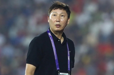 Coach Kim Sang-sik sends a firm message to the players of the Vietnam National Team