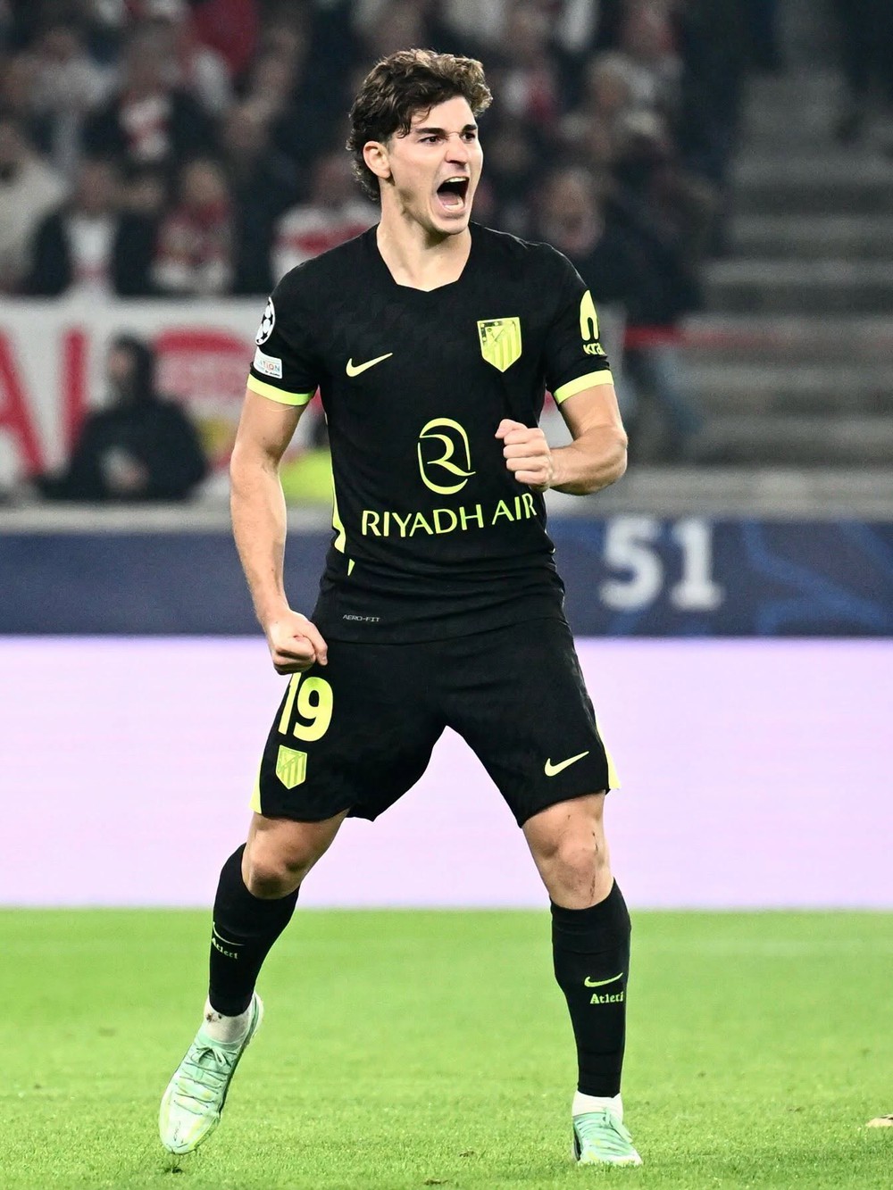 Julián Alvarez xin lỗi người hâm mộ Atletico Madrid sau vụ đòi gia nhập Barcelona - Ảnh 1. Julián Alvarez xin lỗi người hâm mộ Atletico Madrid sau vụ đòi gia nhập Barcelona - Ảnh 1.
