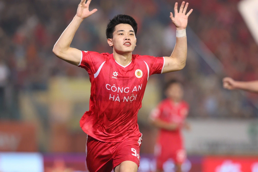 Đình Bắc lỡ kỷ lục nhưng V-League vẫn chờ một tiền đạo biểu tượng mới - Ảnh 3.