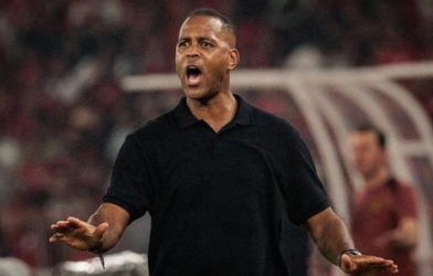 HOT: Coach Patrick Kluivert returns to Indonesia
