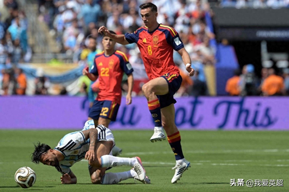 The 11th in history! A 30-year-old star won both the Champions League and World Cup in the same year. He played 50 matches for Spain without a single loss.