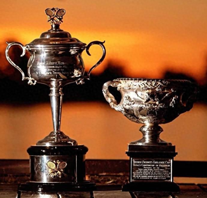 Xu Yang's doubles team lost, Medvedev staged a comeback from two sets down, Sabalenka narrowly won two tiebreaks, and Bencic was eliminated without winning a game.