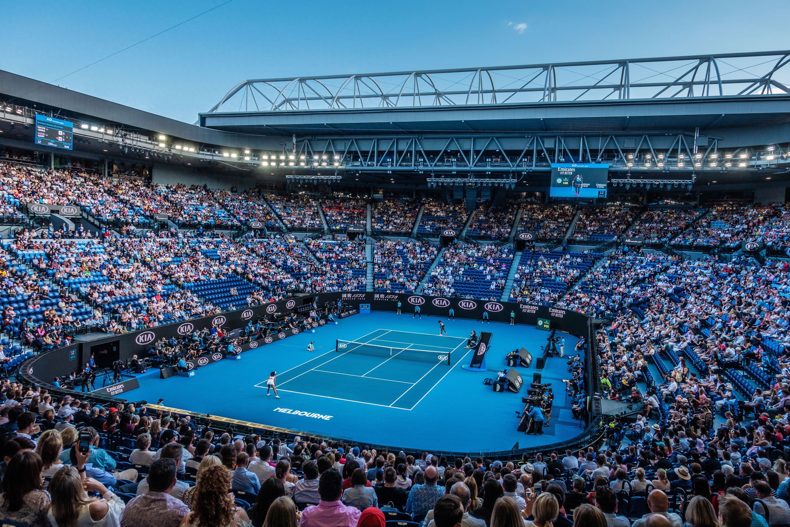 Shang Juncheng battles a top Western player fiercely, FAA sadly retires due to injury, Gauff dominates, is Serena just chasing records?
