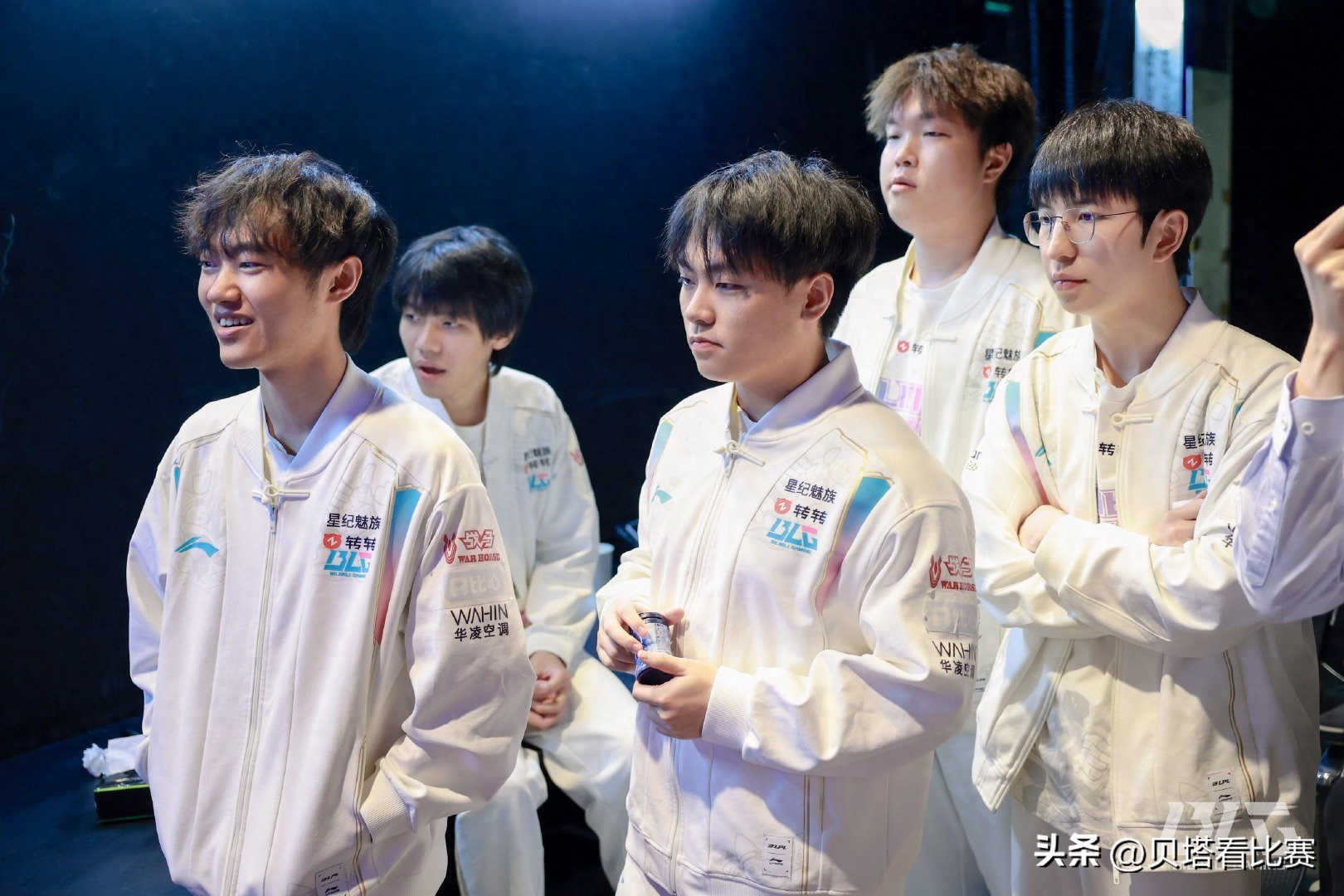 BLG beats TES violently and advances to the playoffs! IG fell into the knight's way, and the opponent will be EDG