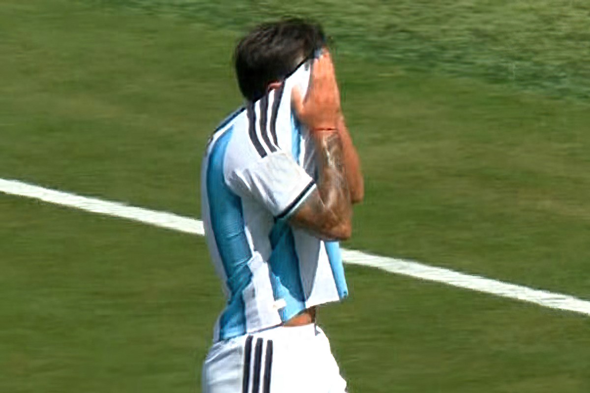 Manchester United suffers another injury setback! Lisandro Martinez left the field in tears during the first half of the World Cup final, but it may not affect the new season.