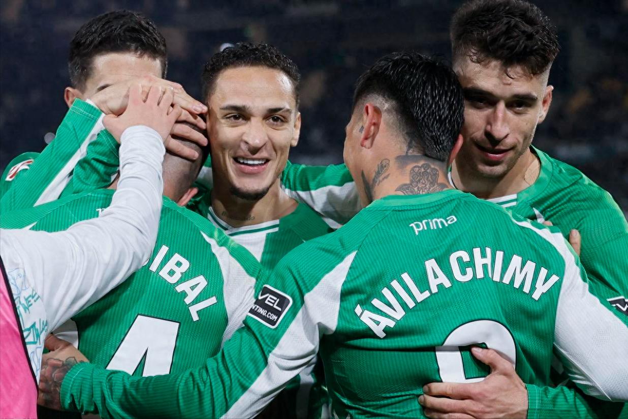 Manchester United discard revived in La Liga: 25-year-old Antony has 3 assists in 4 matches &amp; totals 8 goals and 7 assists this season, becoming Real Betis' true core.