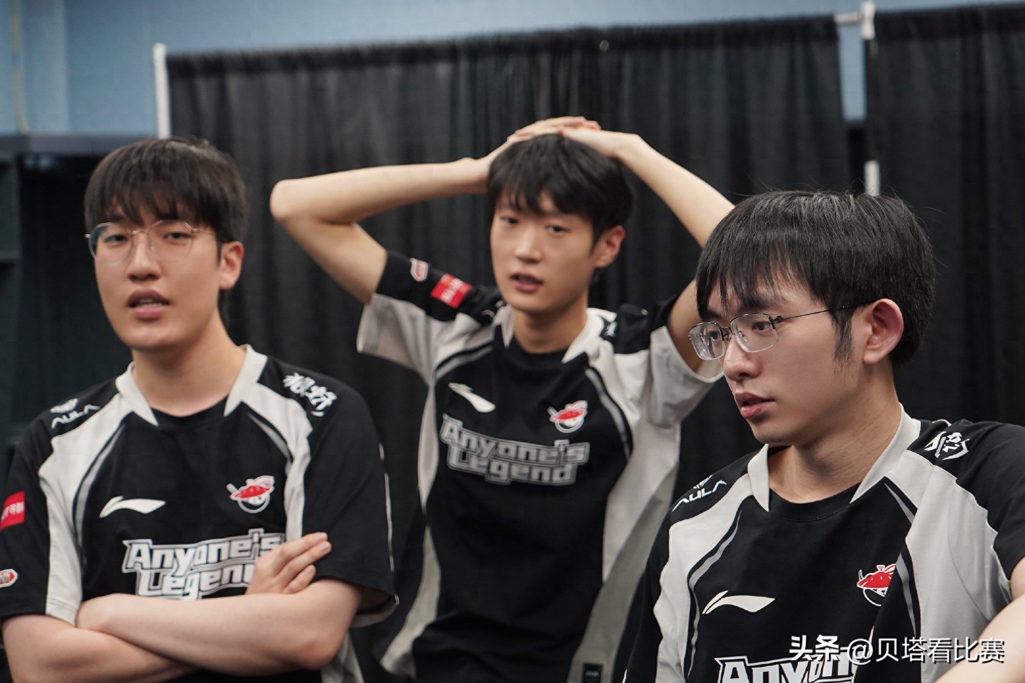 AL2-0 defeated T1, advancing to the EWC finals! Tarzan&#39;s rhythm soared, while Saint Gunner solo killed Doran.