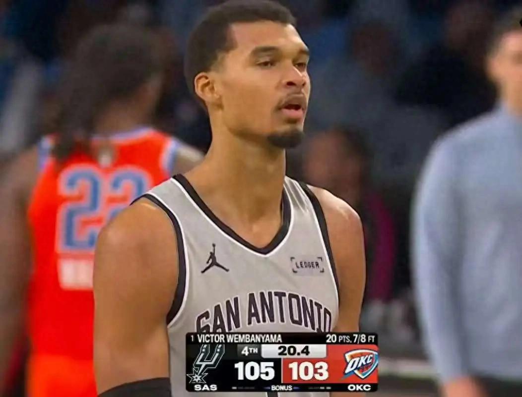 文班強勢回歸!馬刺驚天大逆轉擊潰雷霆,NBA真是熱門隊伍必死的定律啊