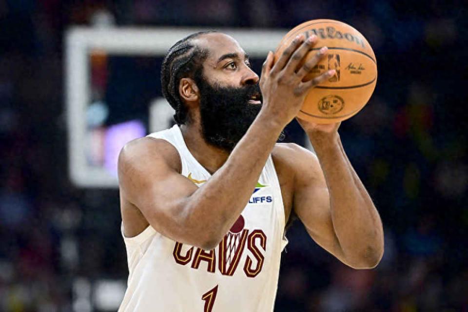 Two years, $75 million! Harden expected to sign early extension with Cavaliers this summer, also plans to recruit James