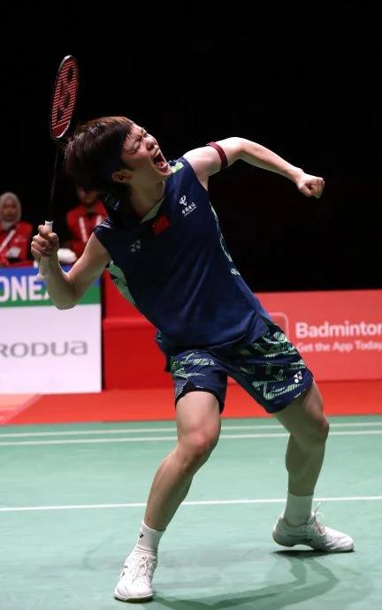 Wang Zhiyi became the first Chinese women's singles player in history to successfully defend her title at the Malaysia Badminton Super 500 Championship