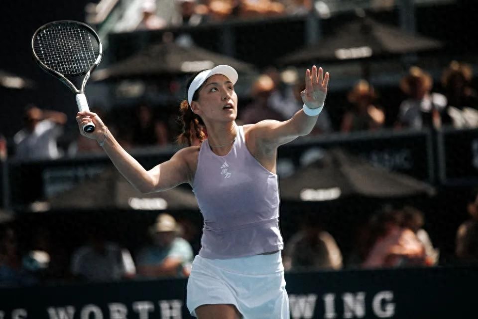 The most inspirational girl in tennis caused the biggest upset in Auckland, with netizens saying: she has cleared the biggest obstacle for Wang Xinyu.