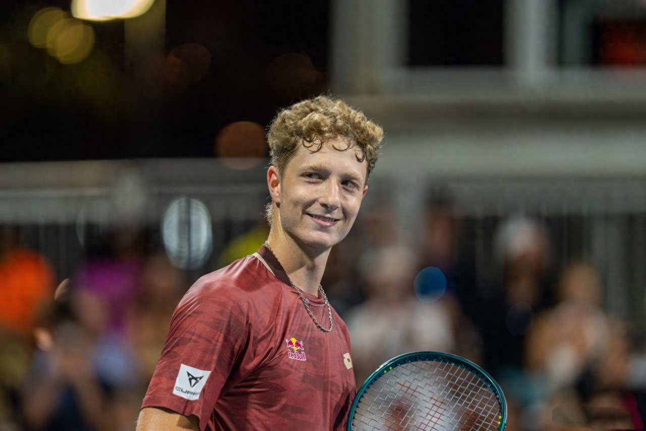 From Qualifying Alternate to Miami Masters Quarterfinalist! 20-Year-Old Spanish Dark Horse Stuns Miami.