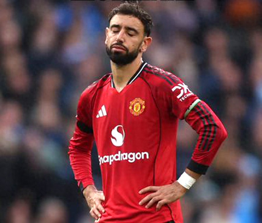 Bruno Fernandes, despite not fully adapting to playing deeper, still gave his all for Amroli! Mount reveals the Manchester United captain's pre-match speech.