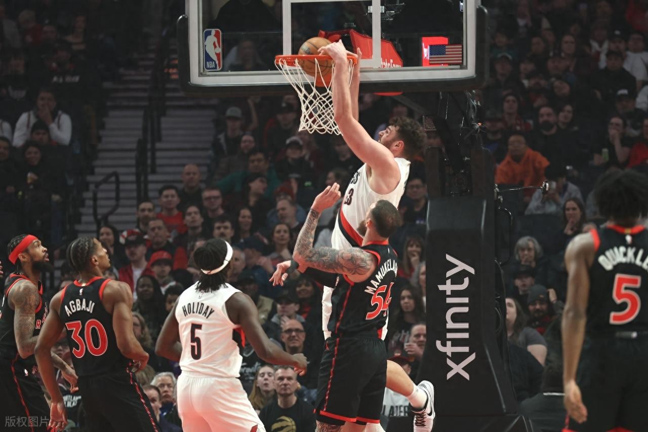 Missed the chance! Yang Hansen played 7 minutes with only 3 rebounds and 1 turnover; Klingen recorded a double-double as the Raptors defeated the Trail Blazers.