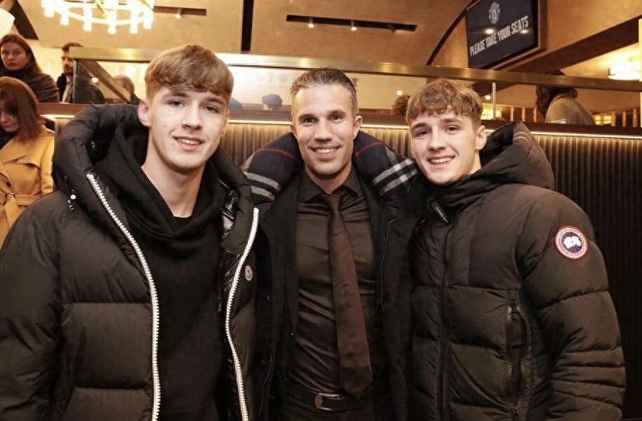 Manchester United expects record-breaking transfer fee for Casemiro replacement! Scouting academy midfielders, selecting one as backup.