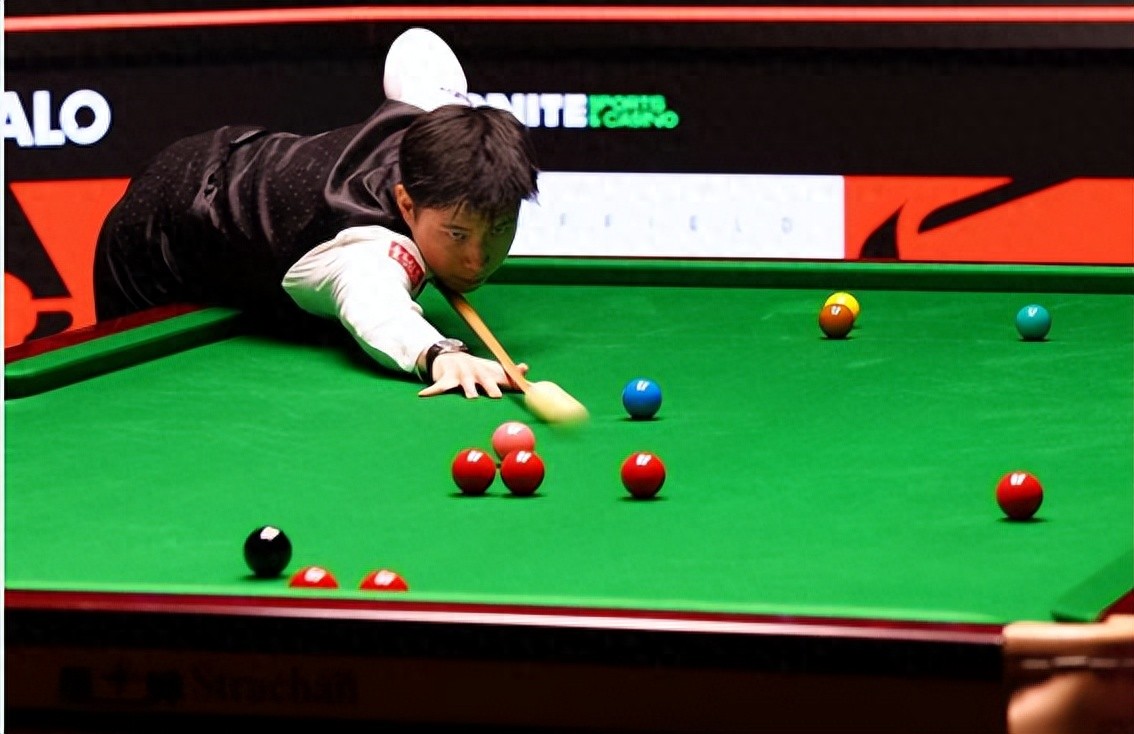 Come on, Zhao Xintong! To pierce the window paper from the runner-up of the World Snooker Championship to the champion is to fly