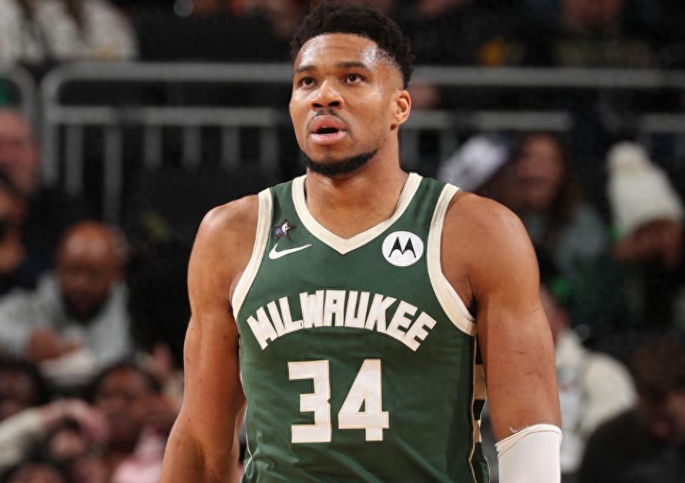 Giannis angrily criticized his teammates after the game! He bluntly said some players are too selfish, focusing only on taking shots themselves.