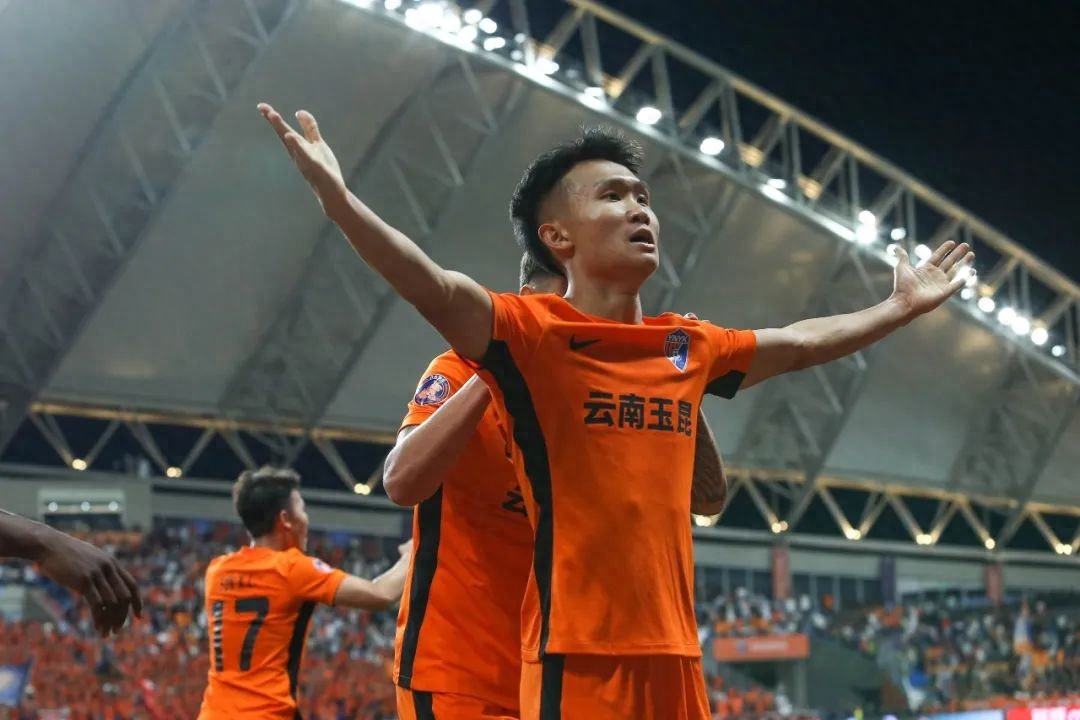 Yuxi "Hong Kong Foot" Xu Hongjie: I was moved by the enthusiasm of Yunnan fans who came to play football in the mainland for progress