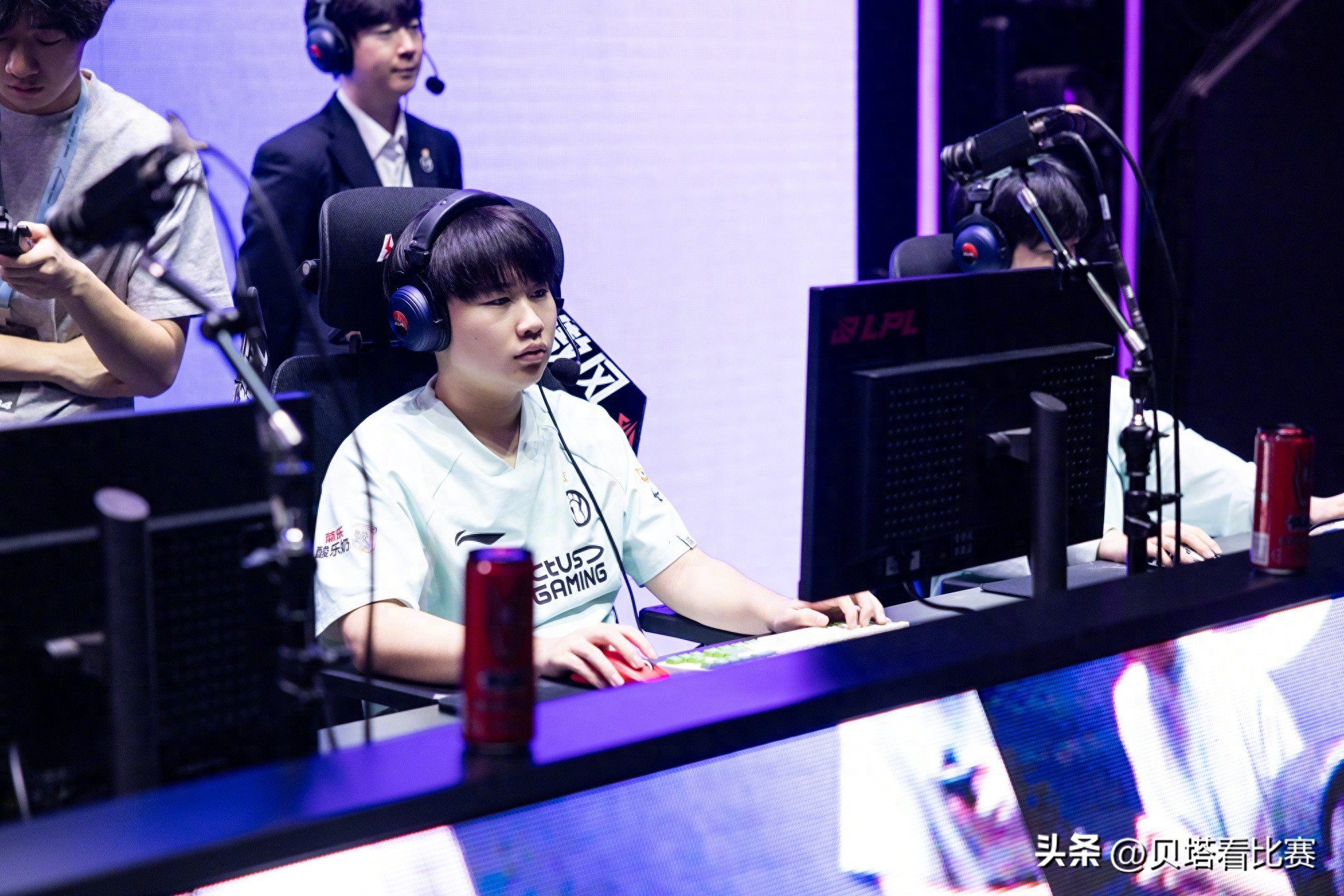 IG2-0 sweeps BLG, securing second place in the Summit Group! Gala’s damage is explosive, while ELK underperforms.