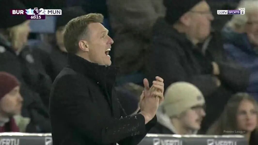 Manchester United officially announced Fletcher to lead the team against Brighton! Coach Fletcher regrets not winning and is unhappy about Lima's disallowed goal.