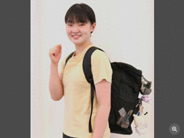 On her 17th birthday, she traveled to Europe and played mixed doubles with Tomokazu Zhang for the first time in about three years