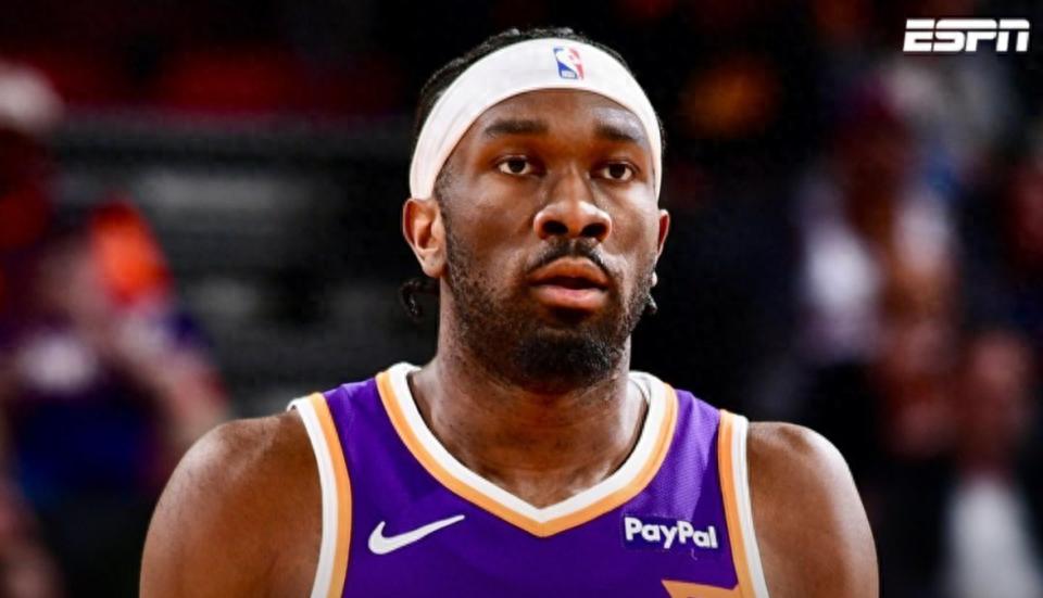 Center Mark Williams plans to sign a three-year, $38 million fully guaranteed contract with the Suns.